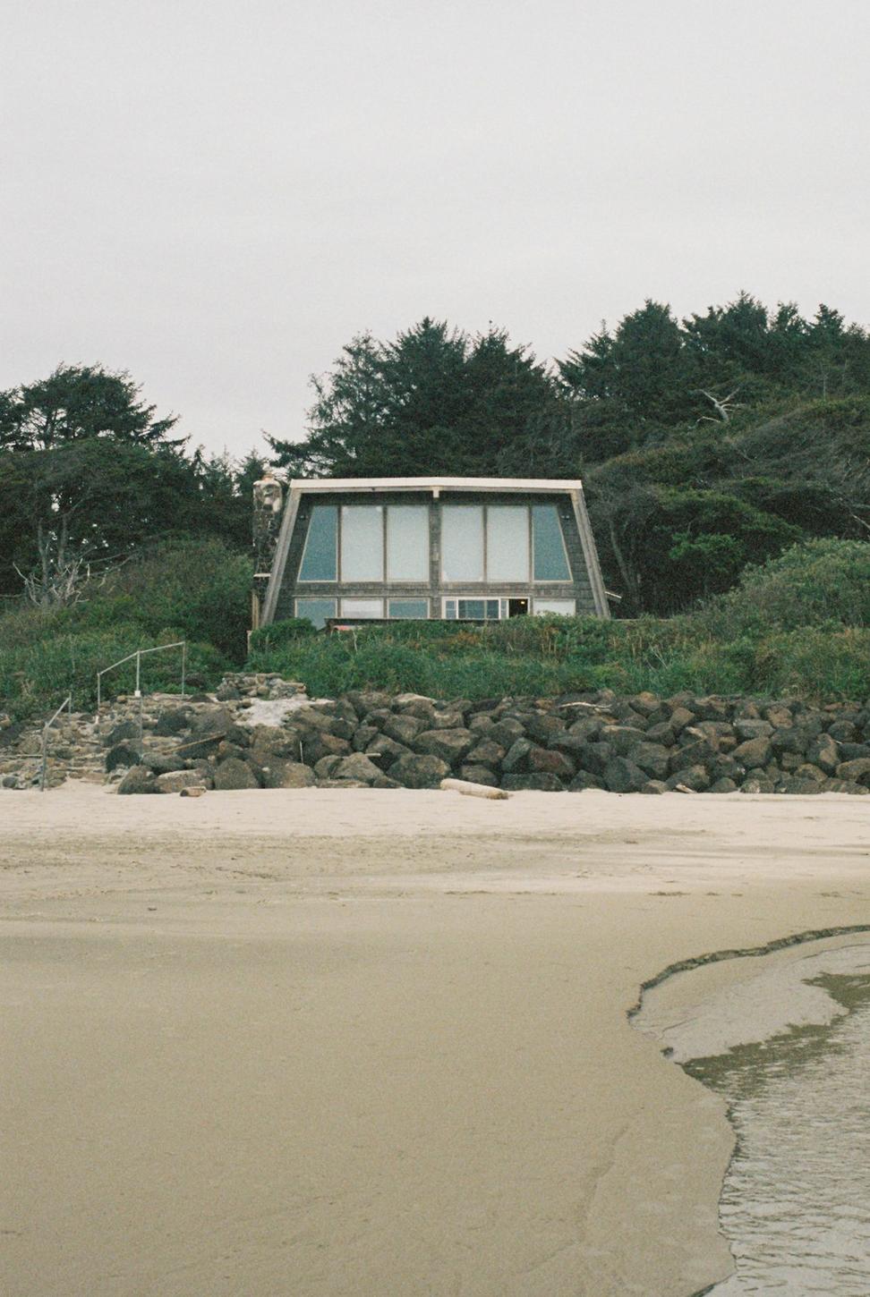 Dundarave Residence